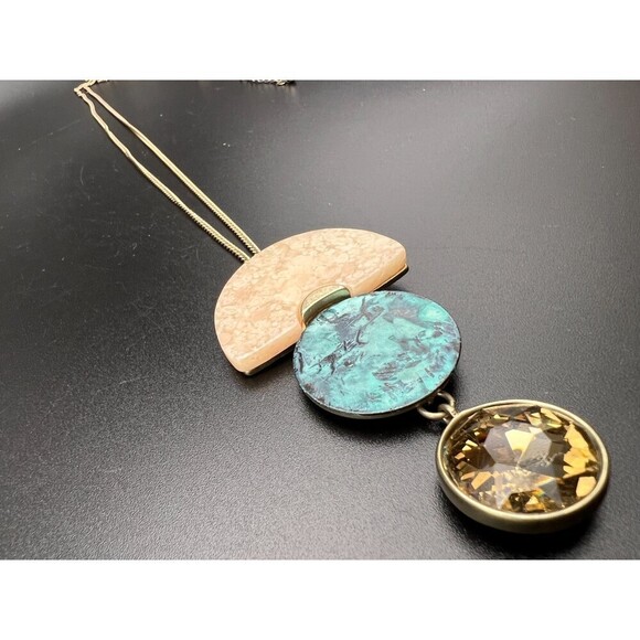 Geometric Pendant Necklace - Picture 3 of 8